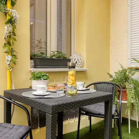 B2 Apartment In Downtown Lejlighed